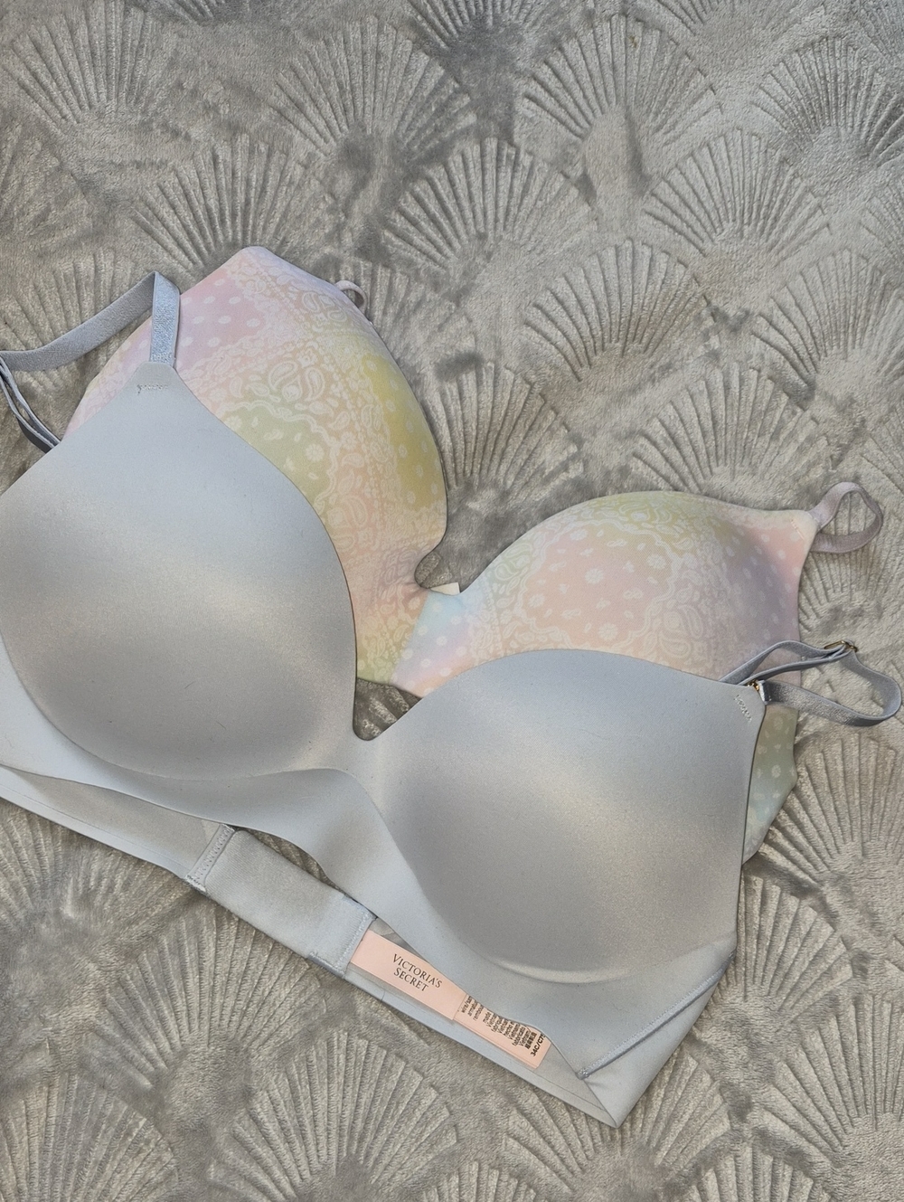 Victoria's Secret Pastel Tie-Dye Wireless T-Shirt Bra/ Light Blue Set